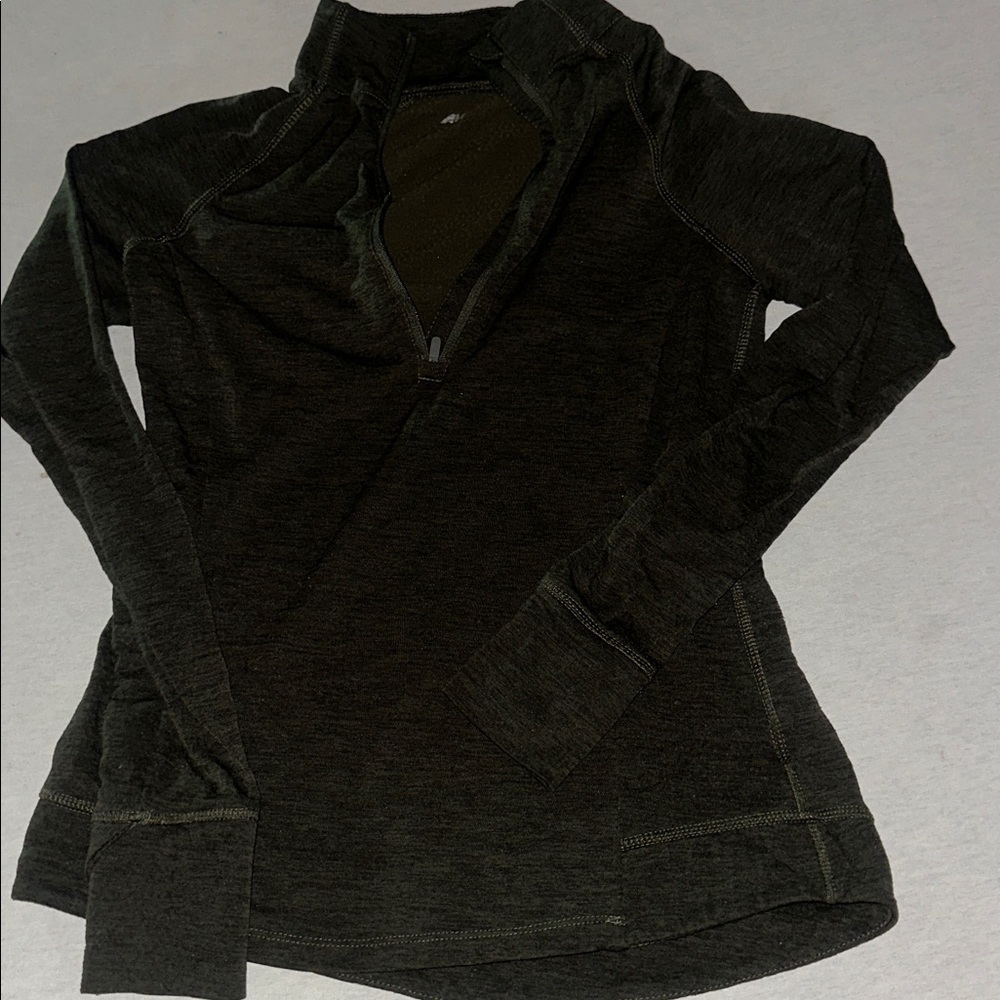 Womens Size Medium Olive Green Athletic Top.